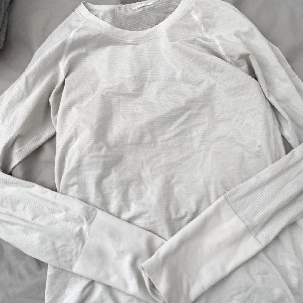 Lululemon long sleeve swiftly